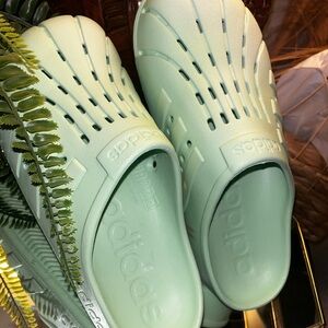 Adidas Adilette Clogs IF0793 Semi Green Spark – Unisex (W9 / M8)